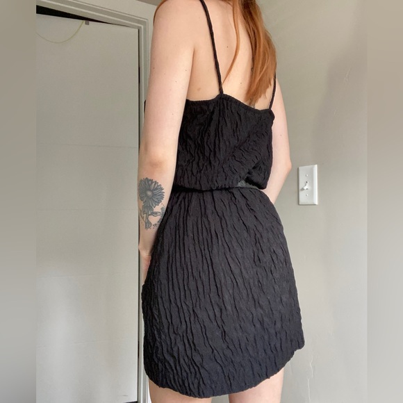 VINTAGE BLACK TEXTURED MINI DRESS - Picture 2 of 8